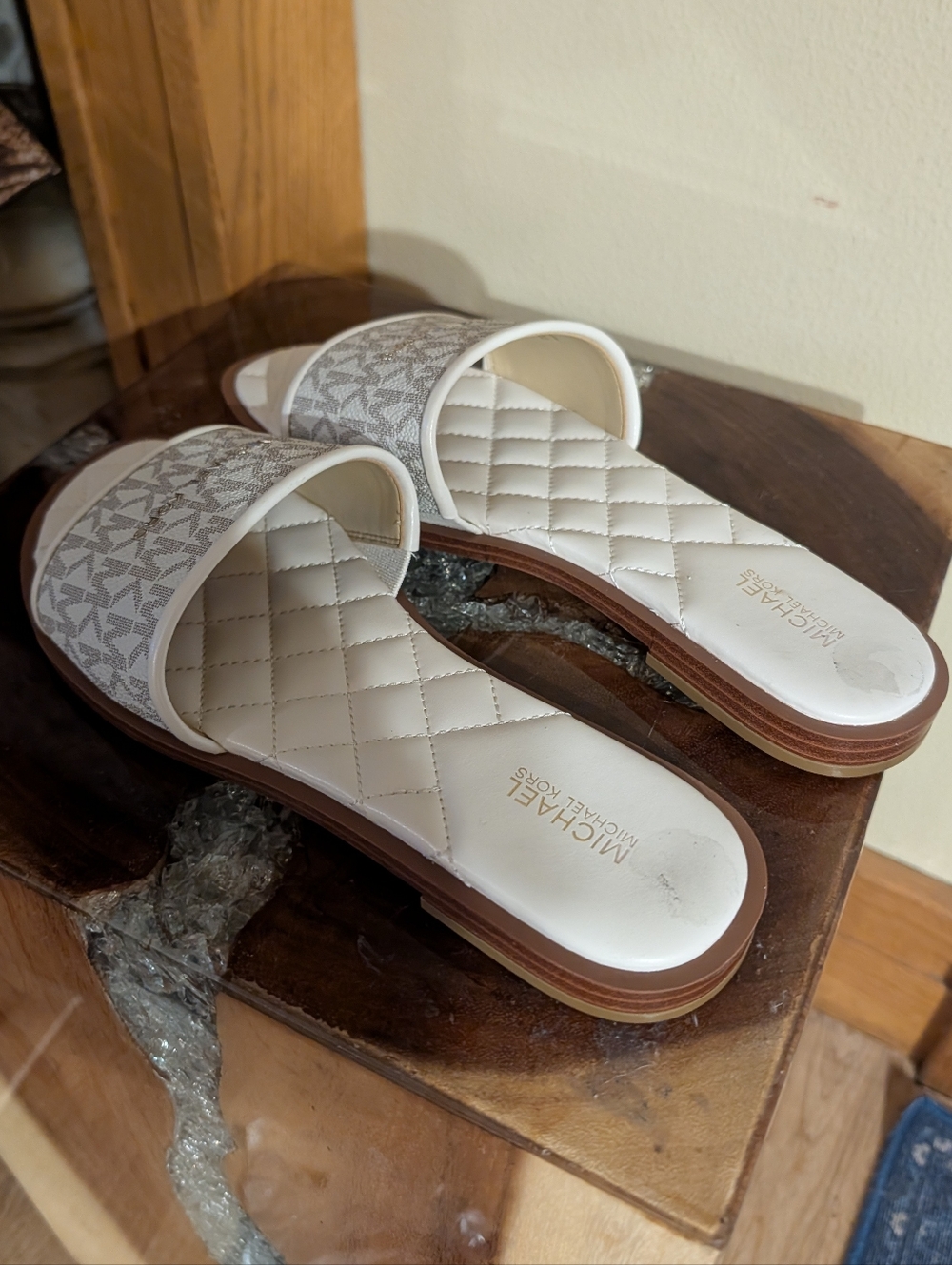 Michael Kors Felicia Flat Slide MK Signature Logo Print in Vanilla - Picture 11 of 13
